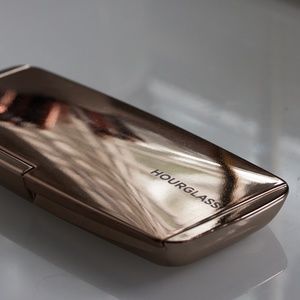 Hourglass "Ambient Strobe Lighting Blush Palette"